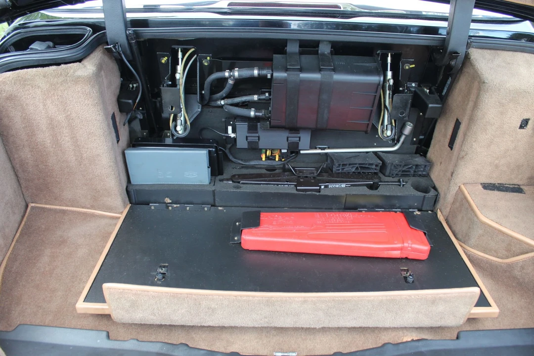 2000 Rolls-Royce Corniche Series V - Image 8 of 31