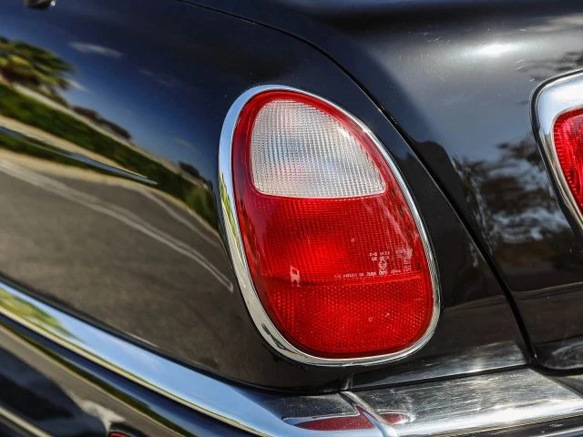 2000 Rolls-Royce Corniche Series V - Image 9 of 31