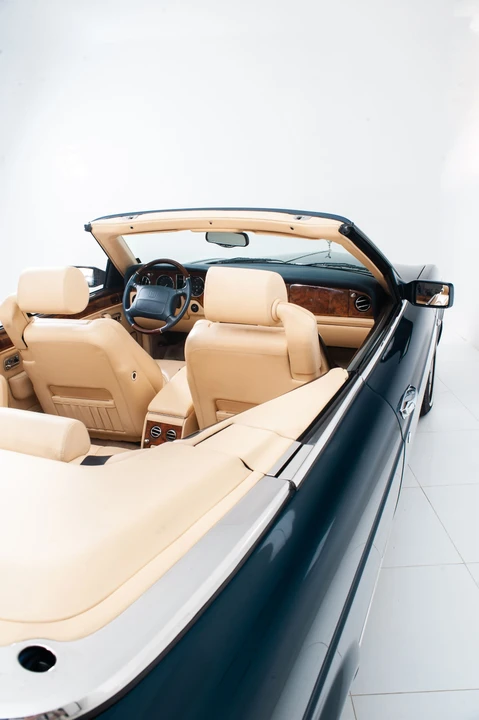 2000 Rolls-Royce Corniche Series V - Image 2 of 31
