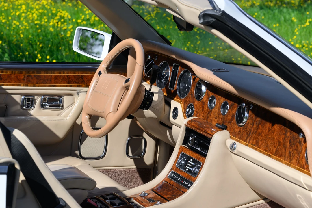 2000 Rolls-Royce Corniche Series V - Image 13 of 31