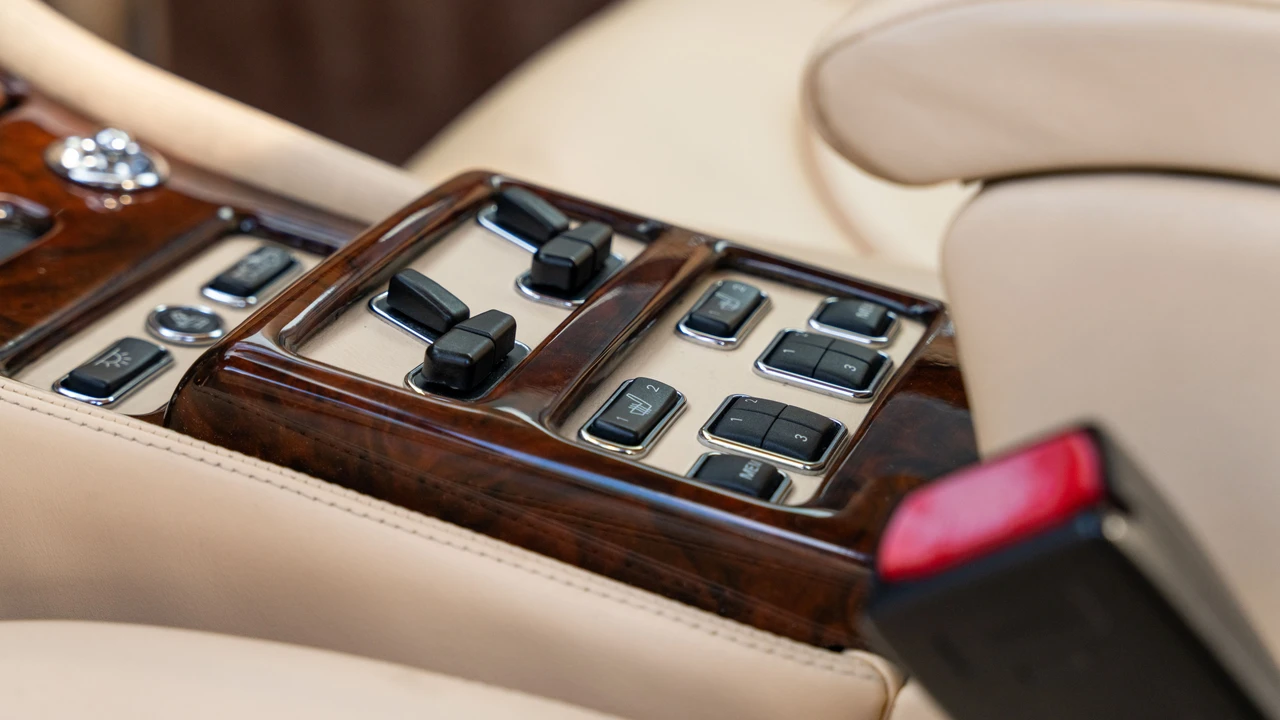 2000 Rolls-Royce Corniche Series V - Image 20 of 31