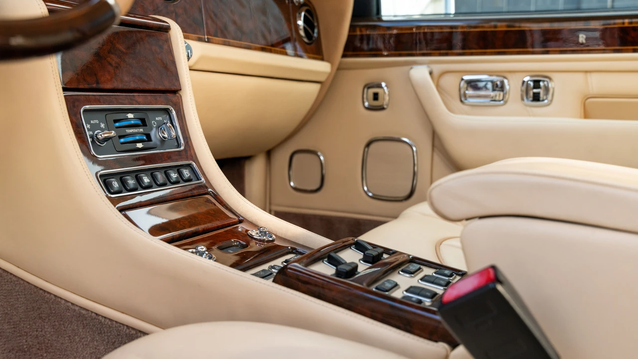 2000 Rolls-Royce Corniche Series V - Image 7 of 31