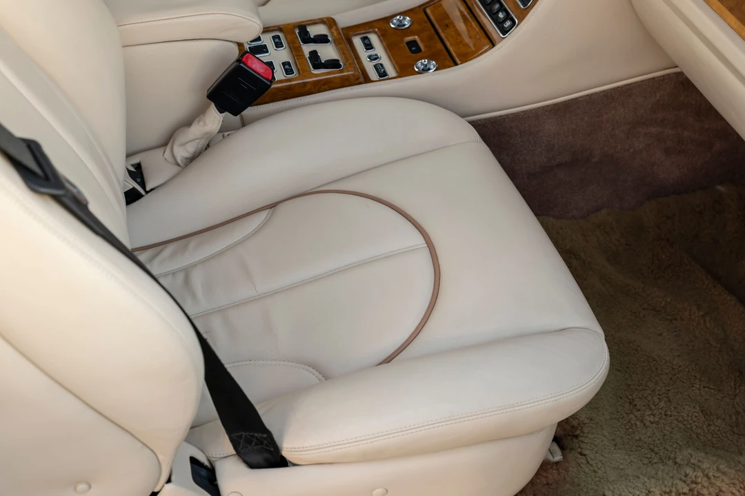 2000 Rolls-Royce Corniche Series V - Image 25 of 31