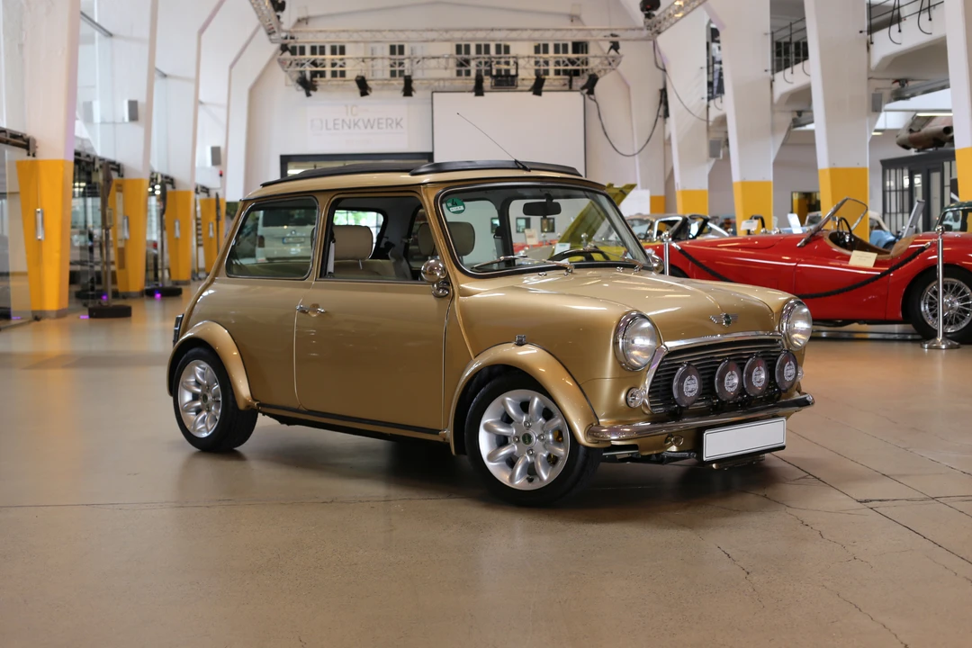 2000 Mini Mini Mark VII - Image 2 of 27