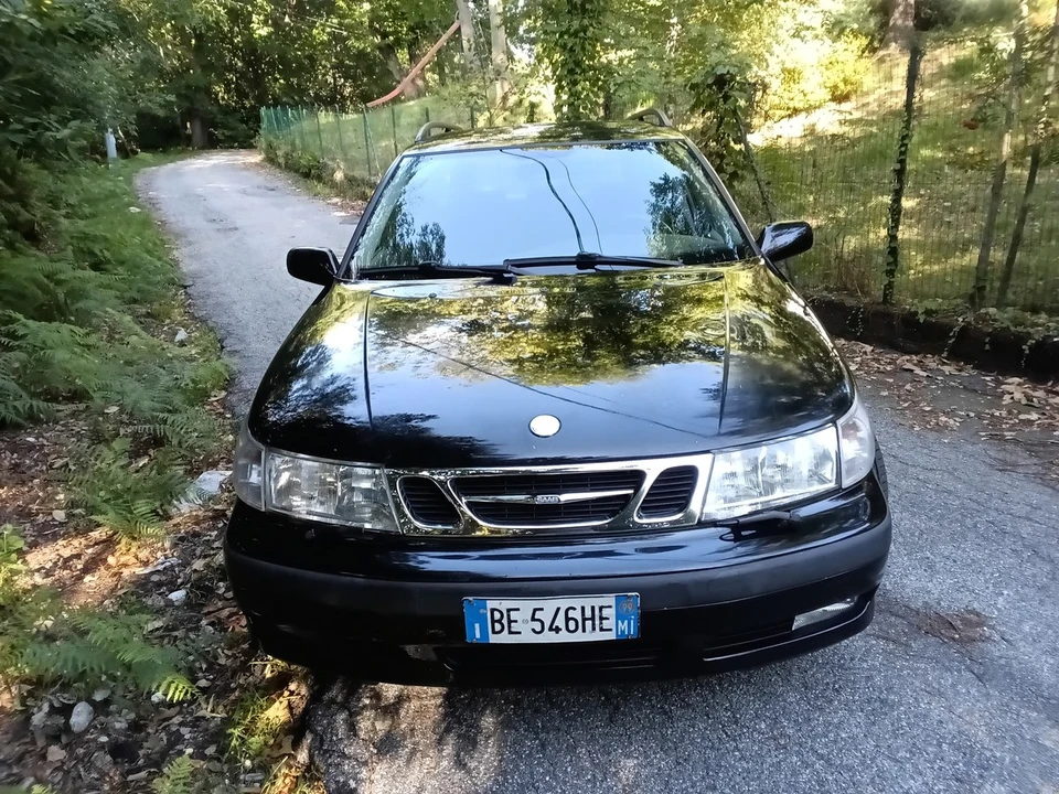2000 Saab 9-5 1st Gen - Image 2 of 30