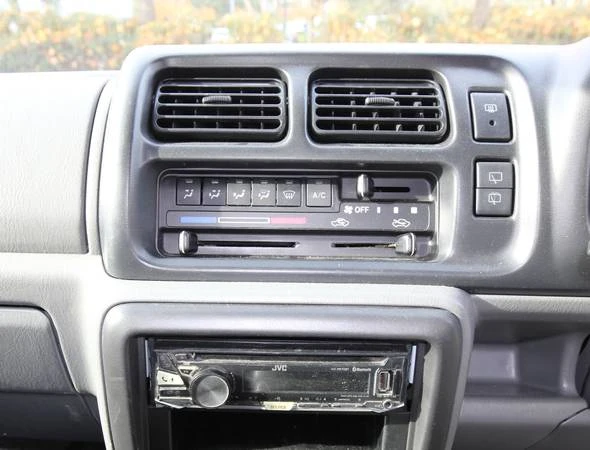 2000 Suzuki Jimny 3rd Gen - Image 7 of 15