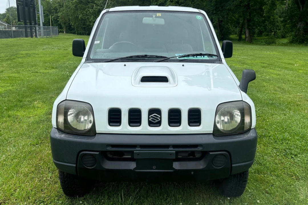 2000 Suzuki Jimny 3rd Gen - Image 2 of 31