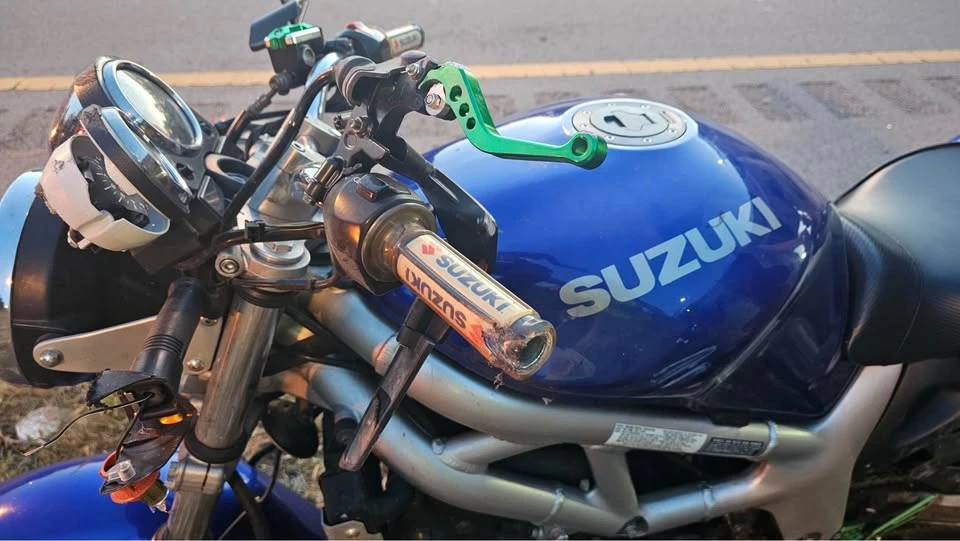 2000 Suzuki Motorcycles - Image 2 of 8
