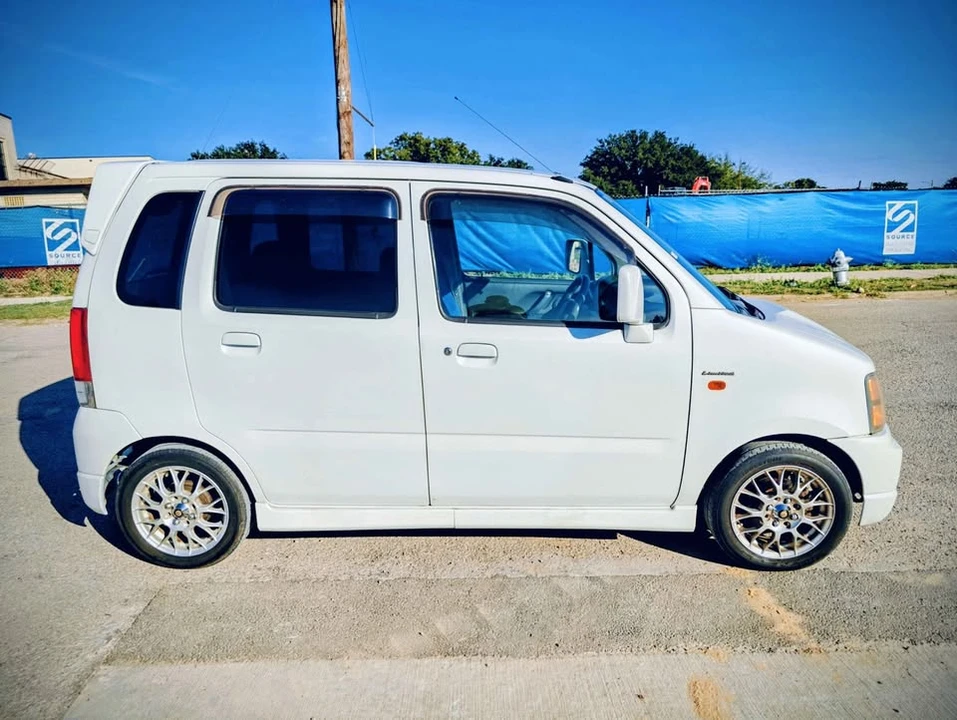 2000 Suzuki Wagon R 2nd Gen - Image 2 of 11