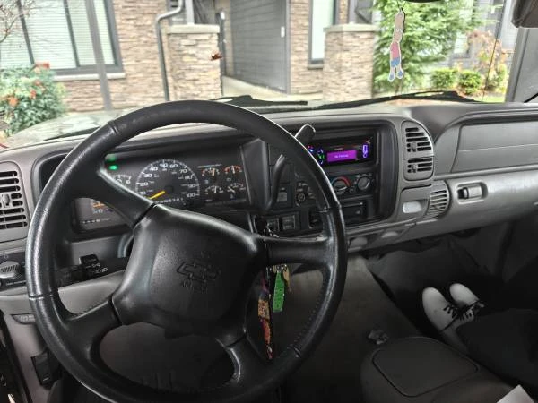 2000 Chevrolet Tahoe 2nd Gen - Image 9 of 12