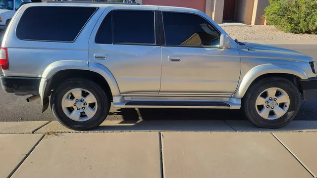 2000 Toyota 4Runner SR5
