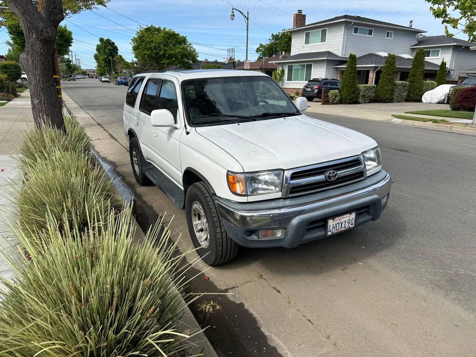 2000 Toyota 4Runner 3rd Gen - Image 2 of 5