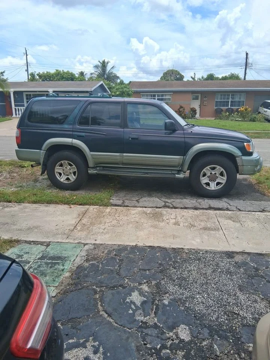 2000 Toyota 4Runner 3rd Gen - Image 2 of 9