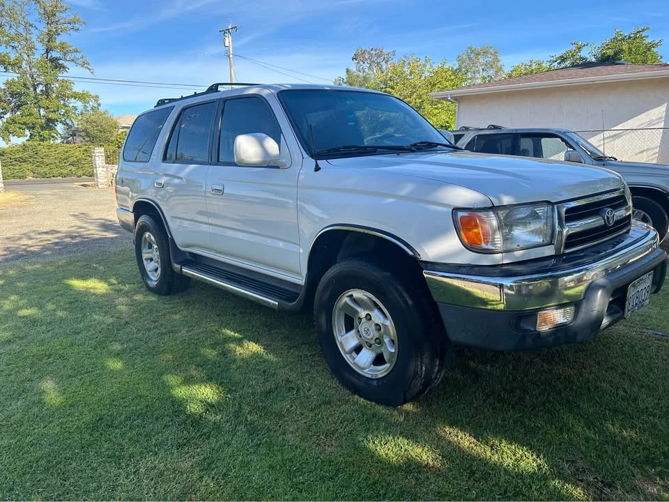 2000 Toyota 4Runner 3rd Gen - Image 2 of 8