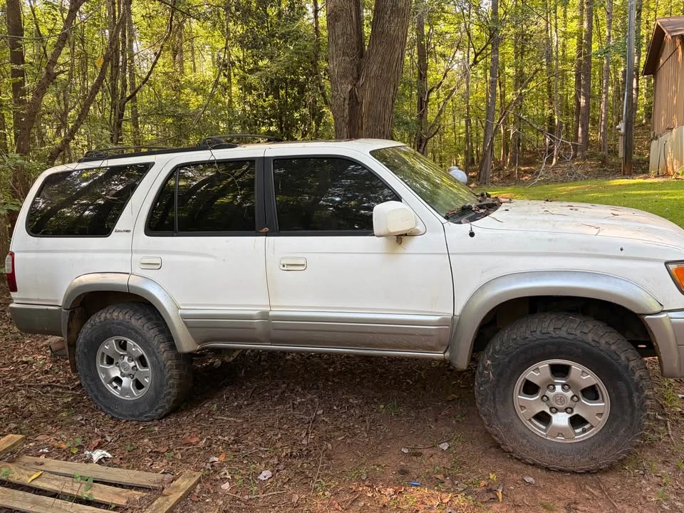 2000 Toyota 4Runner 3rd Gen - Image 2 of 9
