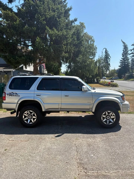 2000 Toyota 4Runner 3rd Gen - Image 2 of 9