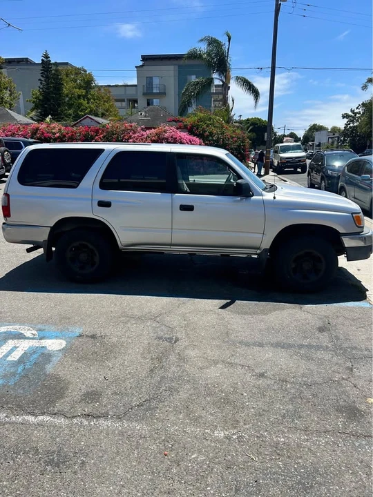 2000 Toyota 4Runner 3rd Gen - Image 2 of 9