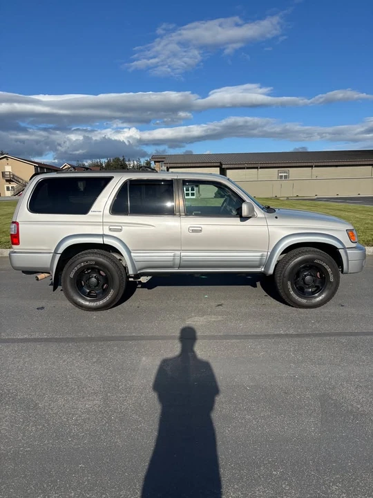 2000 Toyota 4Runner 3rd Gen - Image 2 of 11