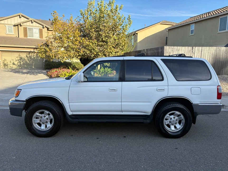 2000 Toyota 4Runner 3rd Gen - Image 2 of 24