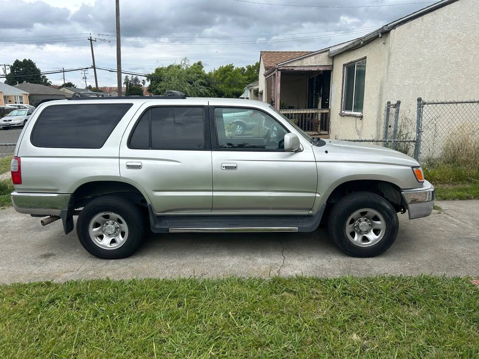 2000 Toyota 4Runner 3rd Gen - Image 2 of 4