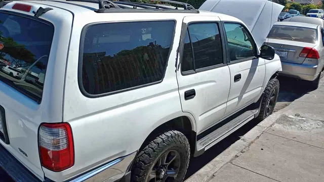 2000 Toyota 4Runner SR5 Premium Sport Utility 4D