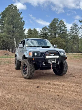 2000 Toyota 4Runner SR5 Premium Sport Utility 4D