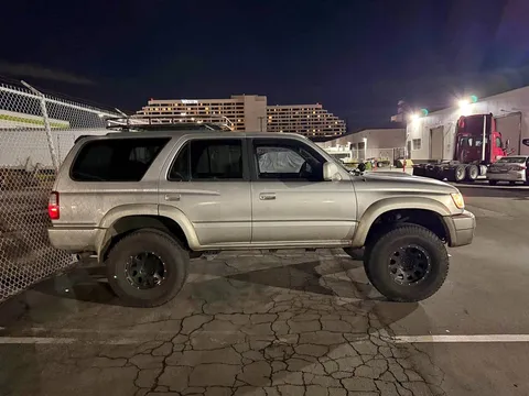 2000 Toyota 4Runner SR5 Premium Sport Utility 4D