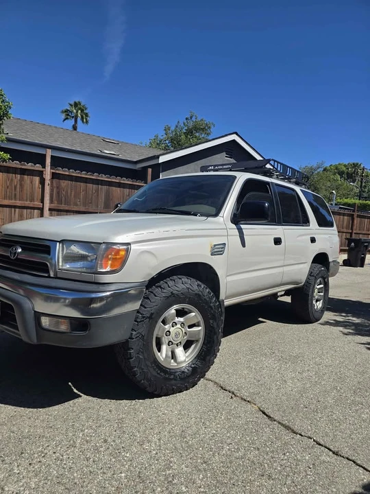 2000 Toyota 4Runner 3rd Gen - Image 2 of 10