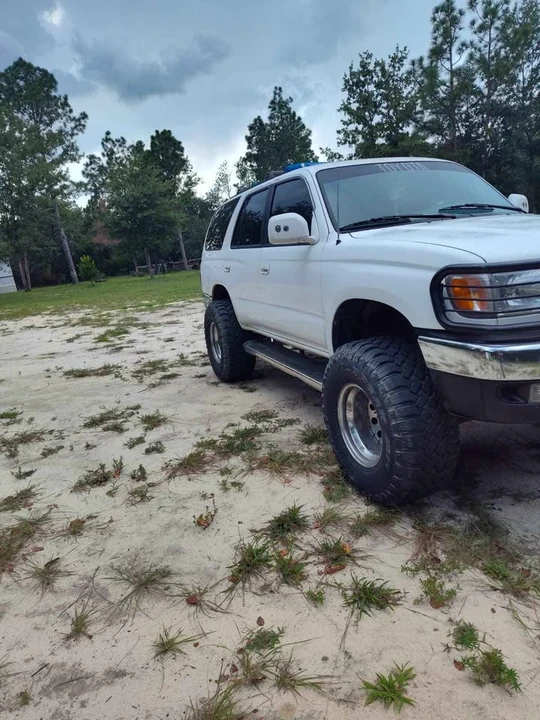 2000 Toyota 4Runner 3rd Gen - Image 3 of 7