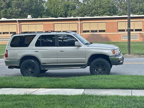 2000 Toyota 4Runner SR5 Sport Utility 2D