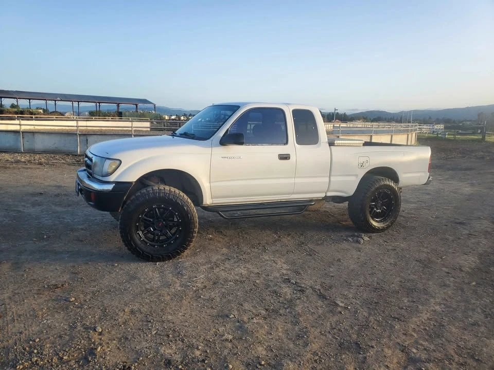2000 Toyota 4Runner 3rd Gen - Image 2 of 3