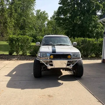 2000 Toyota 4Runner SR5 Sport Utility 4D