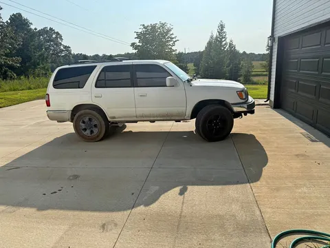 2000 Toyota 4Runner SR5 Sport Utility 4D