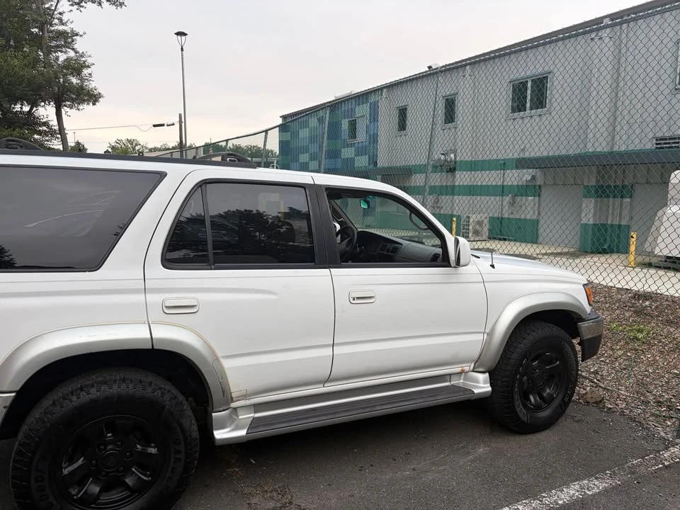 2000 Toyota 4Runner 3rd Gen - Image 4 of 10