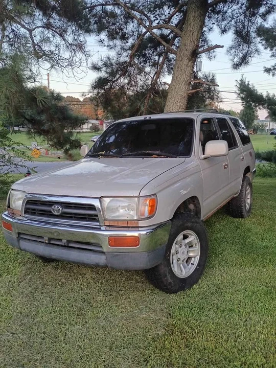 2000 Toyota 4Runner 3rd Gen - Image 2 of 9