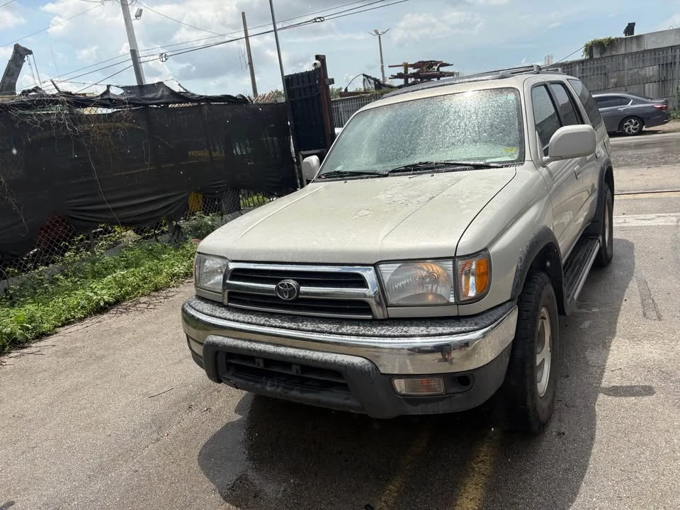 2000 Toyota 4Runner 3rd Gen - Image 2 of 9