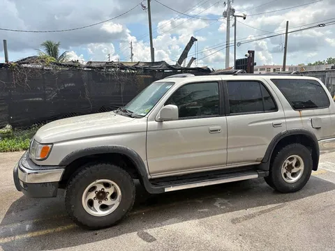 2000 Toyota 4Runner SR5 Sport Utility 4D