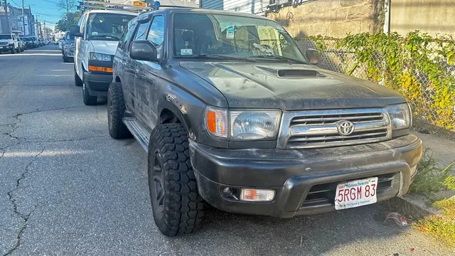 2000 Toyota 4Runner SR5 Sport Utility 4D