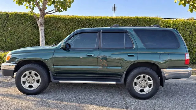 2000 Toyota 4Runner SR5 Sport Utility 4D