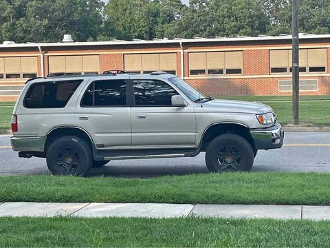 2000 Toyota 4Runner SR5 Sport Utility 4D