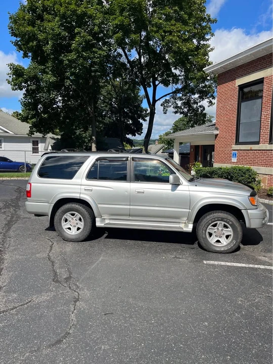 2000 Toyota 4Runner 3rd Gen - Image 3 of 12