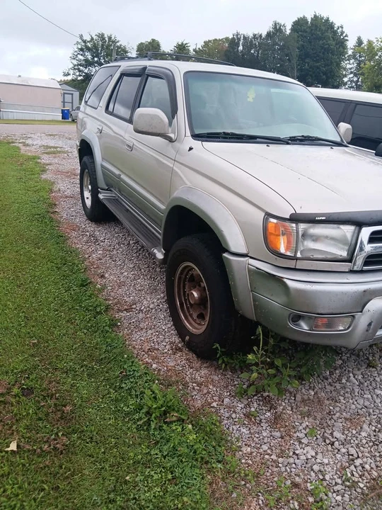 2000 Toyota 4Runner 3rd Gen - Image 2 of 2