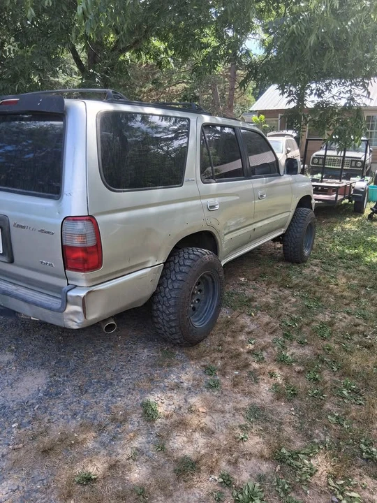 2000 Toyota 4Runner 3rd Gen - Image 4 of 12