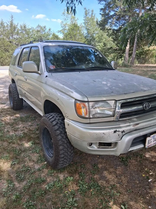 2000 Toyota 4Runner 3rd Gen - Image 2 of 12