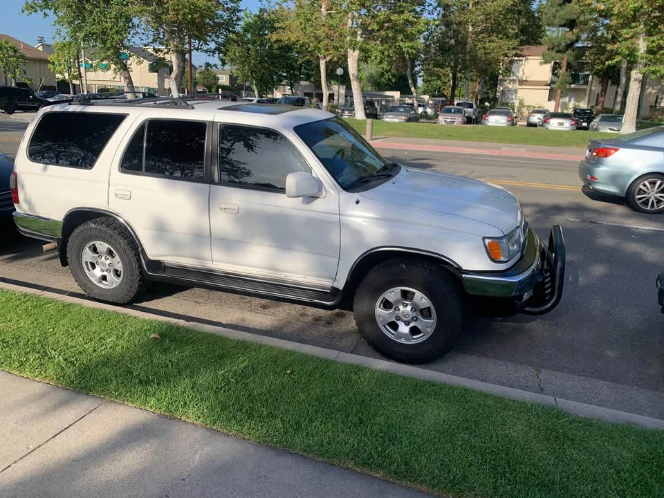 2000 Toyota 4Runner 3rd Gen - Image 2 of 8