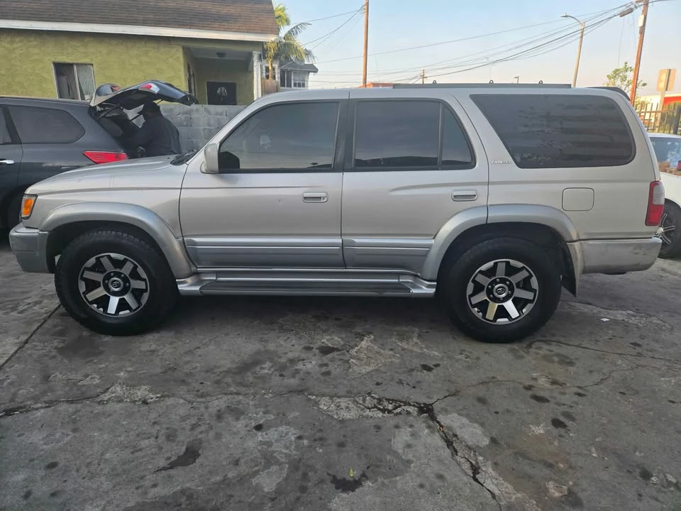 2000 Toyota 4Runner 3rd Gen - Image 2 of 10