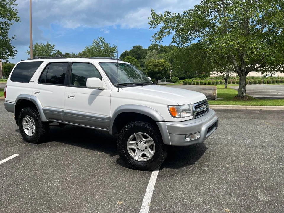 2000 Toyota 4Runner 3rd Gen - Image 2 of 15
