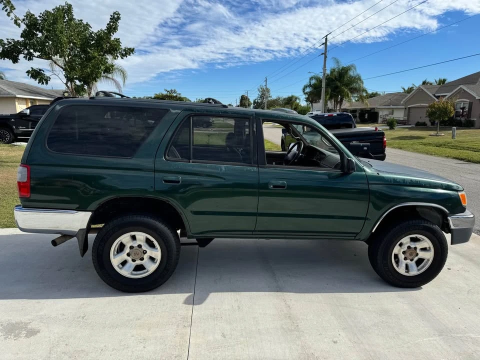 2000 Toyota 4Runner 3rd Gen - Image 2 of 11