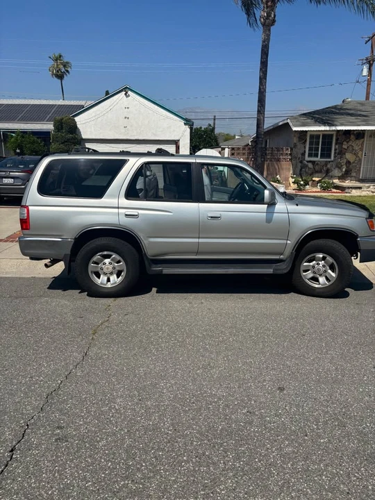 2000 Toyota 4Runner 3rd Gen - Image 2 of 9