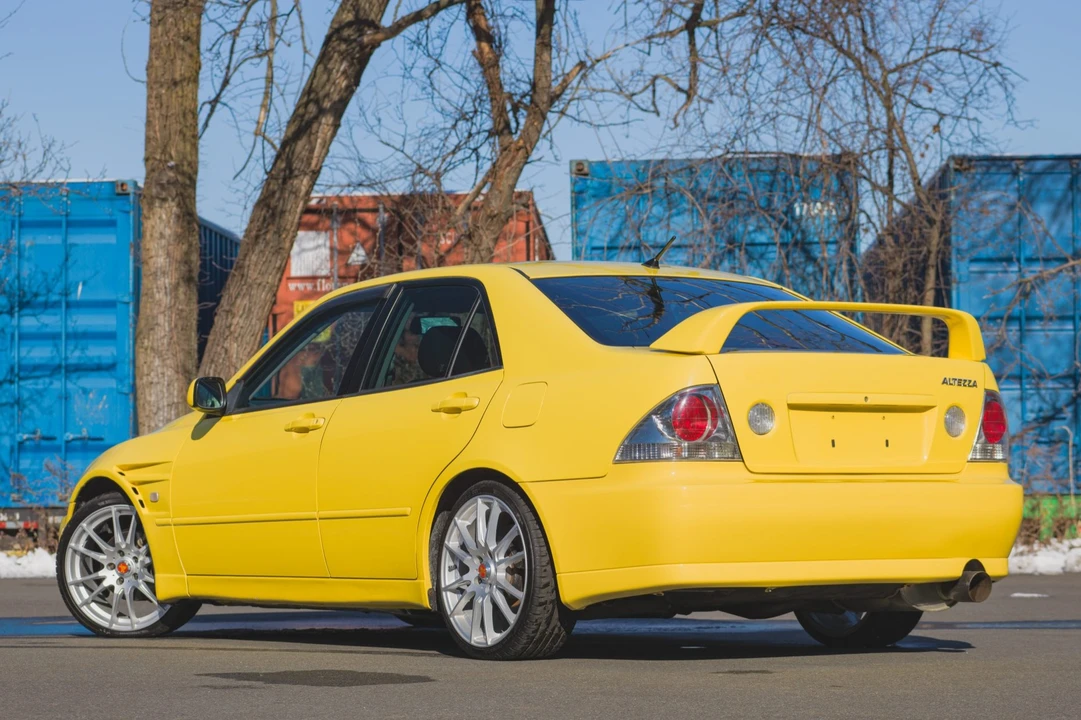 2000 Lexus IS 1st Gen - Image 2 of 7